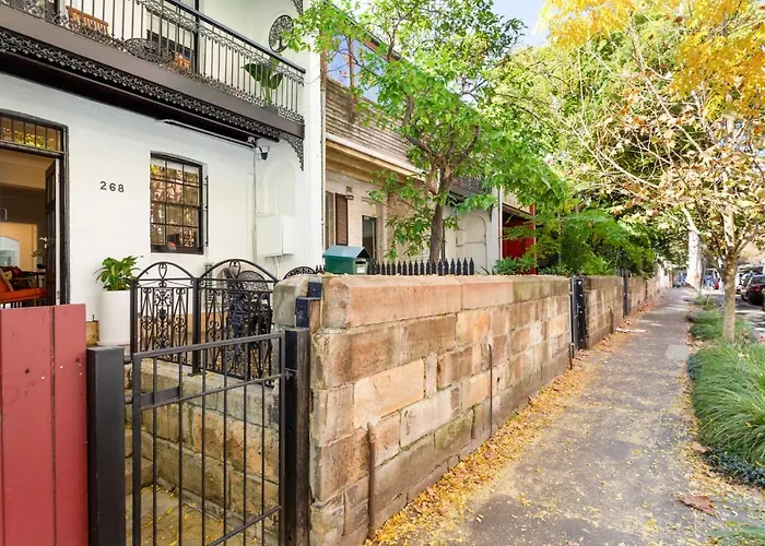 Beautiful 2-Bed Terrace House With Outdoor Areas